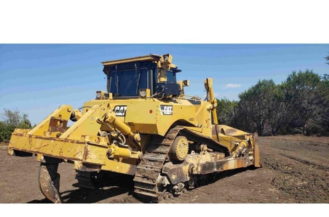 Cat D8T Dozer