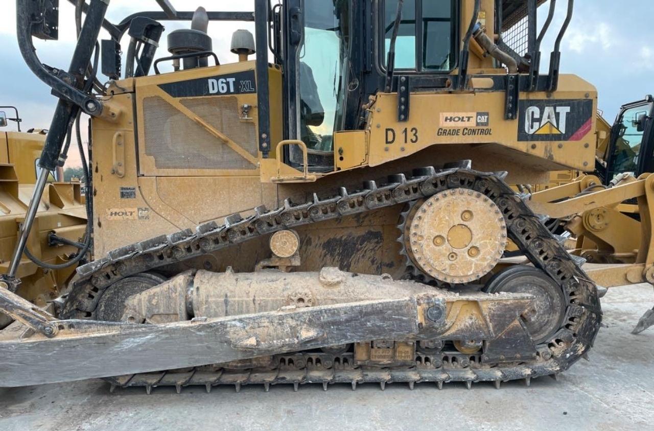 Cat D6T Dozer