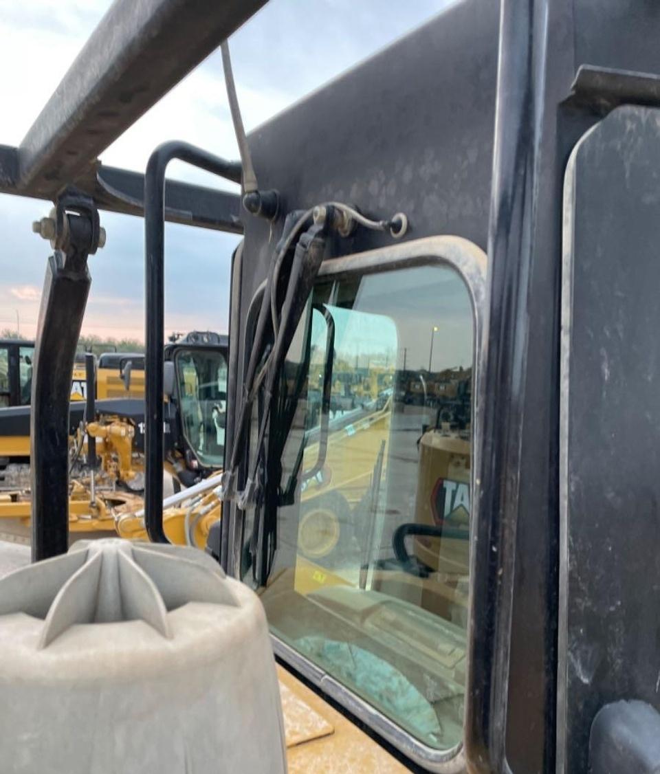 Cat D6T Dozer