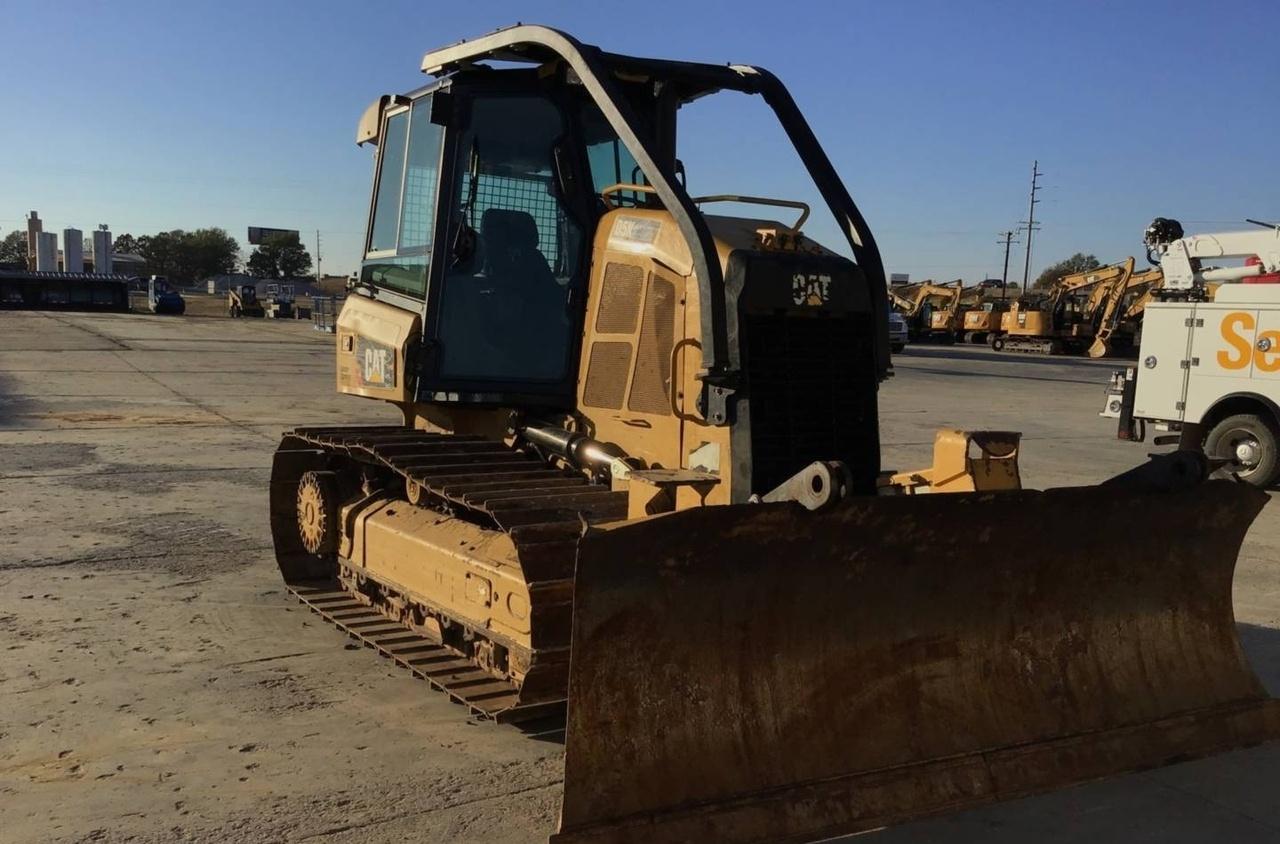 Cat D5K2LGP Dozer