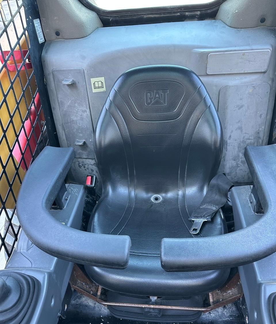 Cat 226D Skid Steer