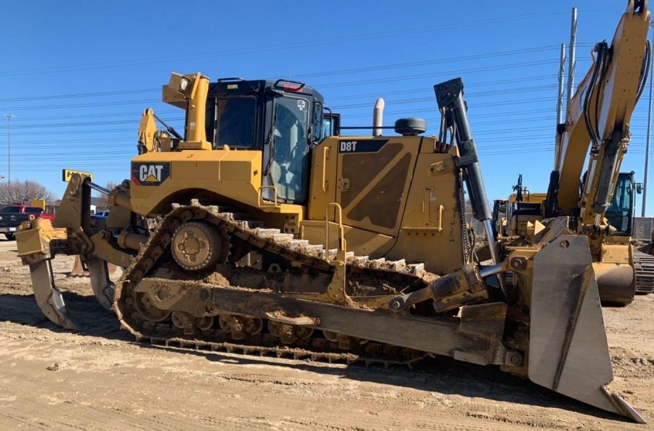 Cat D8T Dozer