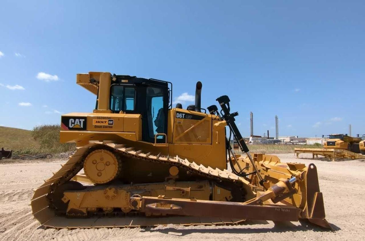Cat D6T LGP Dozer