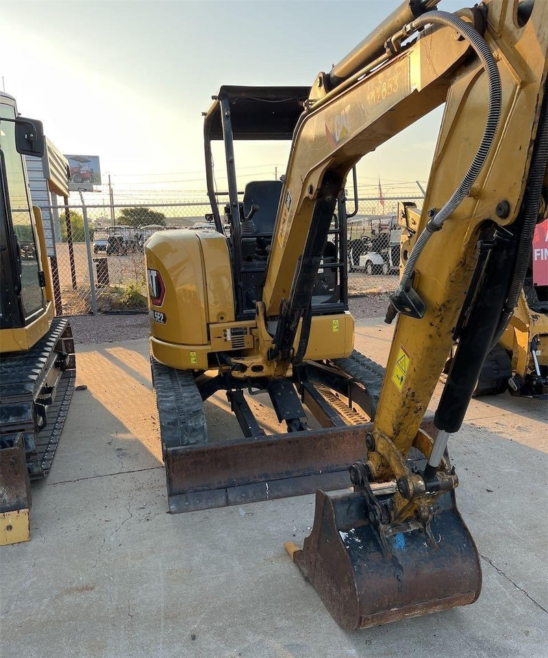 Cat 30350 Cr Excavator