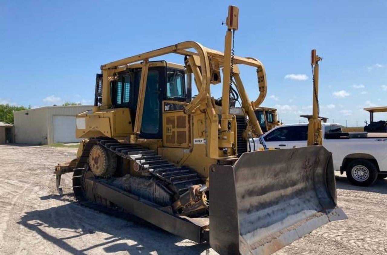 Cat D6T Dozer