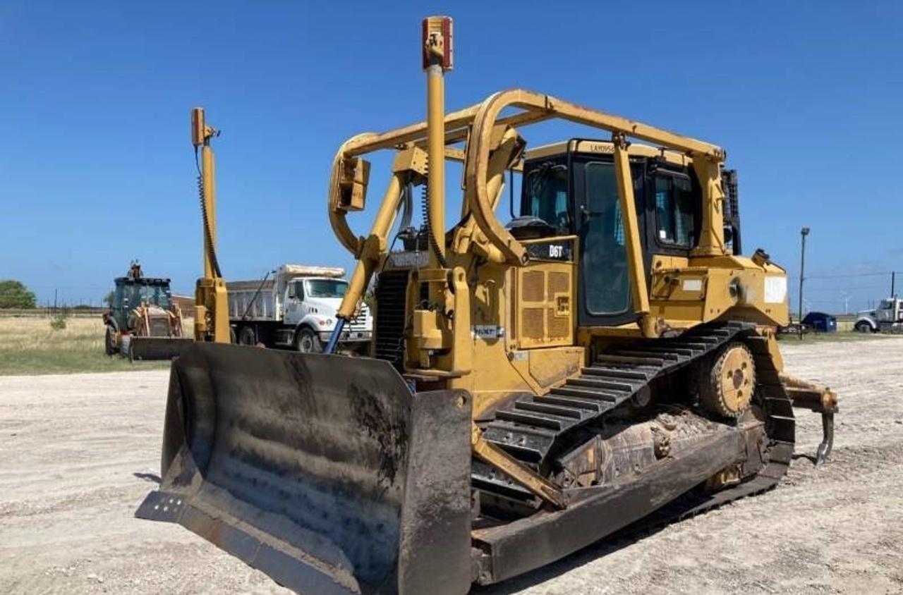 Cat D6T Dozer