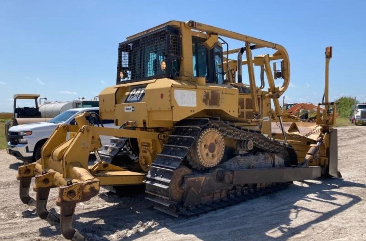 Cat D6T Dozer